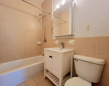 494 Hudson Street - Photo Thumbnail 3
