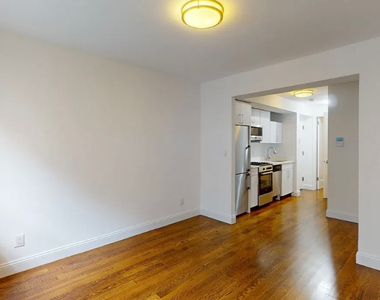218 East 89th Street - Photo Thumbnail 2
