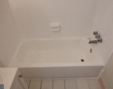 1405 Doewood Ln - Photo Thumbnail 9