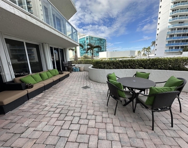 16445 Collins Ave - Photo Thumbnail 21