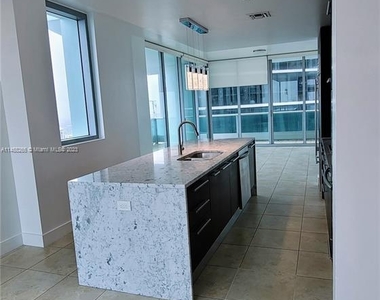 900 Biscayne Blvd - Photo Thumbnail 16