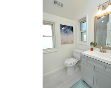 104 N Dudley Ave - Photo Thumbnail 7