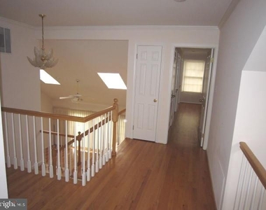 12004 Bernard Dr - Photo Thumbnail 5