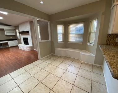 1117 Sunset Drive - Photo Thumbnail 6