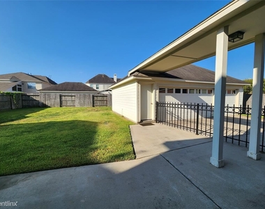 7004 Paxton Ct - Photo Thumbnail 9