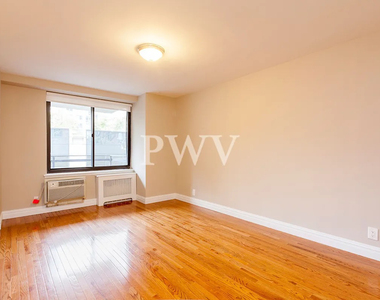792 Columbus Avenue - Photo Thumbnail 3
