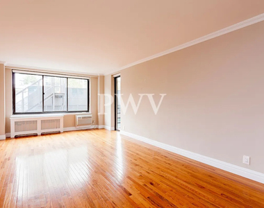 792 Columbus Avenue - Photo Thumbnail 2