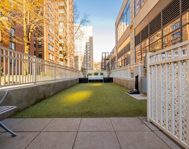 792 Columbus Avenue - Photo Thumbnail 7
