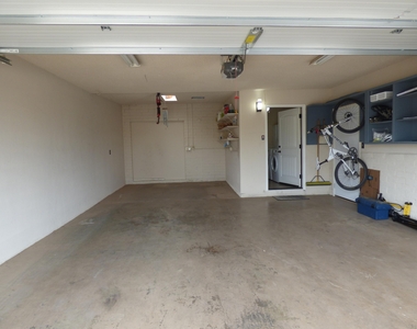 2101 S Hearthstone Avenue - Photo Thumbnail 29