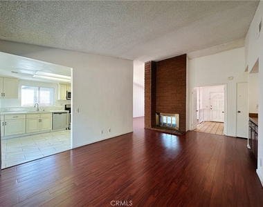 2112 Arcdale Avenue - Photo Thumbnail 11