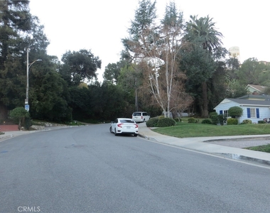 1220 Orange Grove Avenue - Photo Thumbnail 7