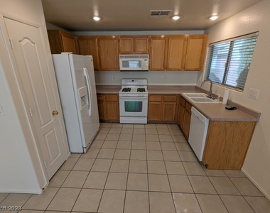 5212 Welch Valley Avenue - Photo Thumbnail 8