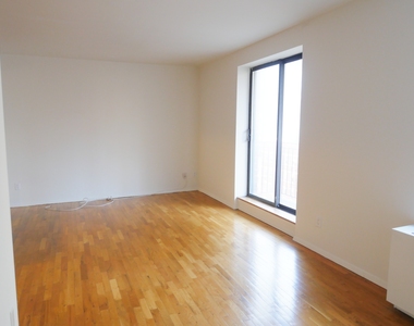 241 East 86th Street - Photo Thumbnail 3