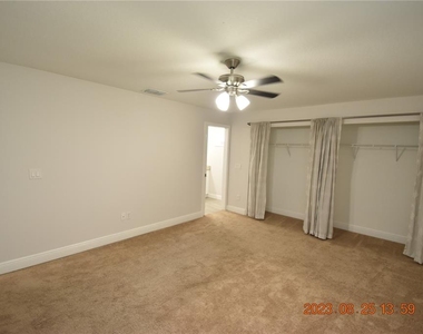 9304 N 20th Street - Photo Thumbnail 15