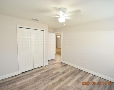 9304 N 20th Street - Photo Thumbnail 25