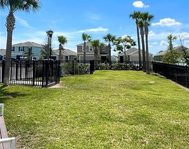 590 Sunlit Coral Street - Photo Thumbnail 17