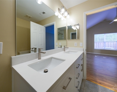 4521 Antelope Lane - Photo Thumbnail 11