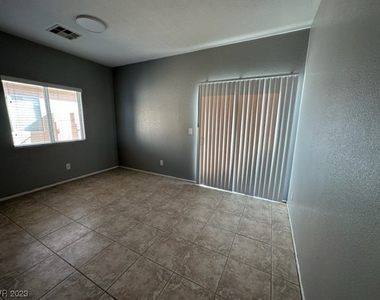 6508 Kenya Springs Street - Photo Thumbnail 3