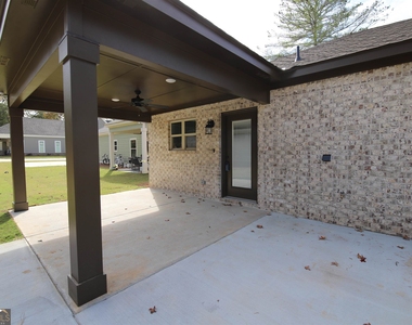 512 Springdale Drive - Photo Thumbnail 27