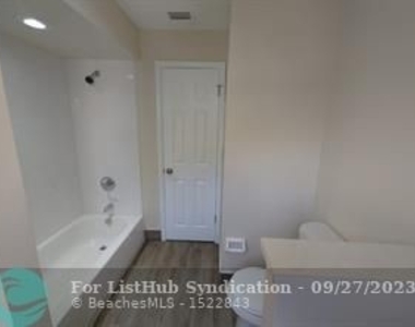 2491 Nw 56th Ave - Photo Thumbnail 1