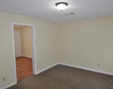 3393 Whiting Avenue - Photo Thumbnail 2