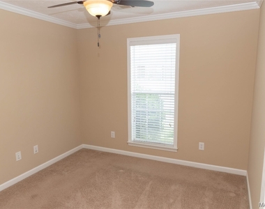 1504 Hallwood Lane - Photo Thumbnail 6