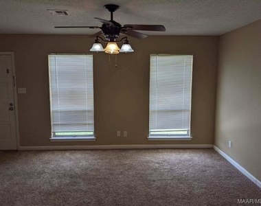 112 Ivey Court - Photo Thumbnail 11