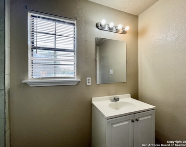 5522 Calistoga St - Photo Thumbnail 17