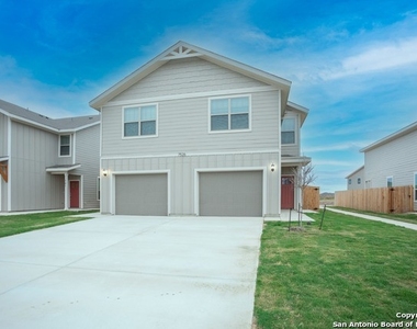 7526 Gramercy Way - Photo Thumbnail 13