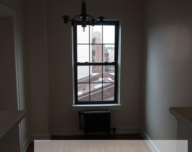 426 W Briar Place - Photo Thumbnail 2