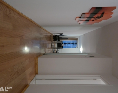 165 East 89th Street - Photo Thumbnail 10