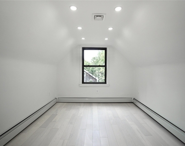 20-unit 2 Breuer Avenue - Photo Thumbnail 14