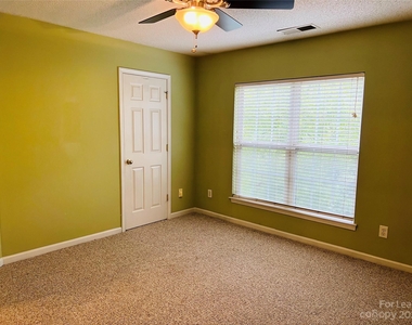 3037 Golden Dale Lane - Photo Thumbnail 4