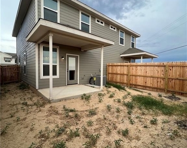 7610 Gramercy Way Way - Photo Thumbnail 31