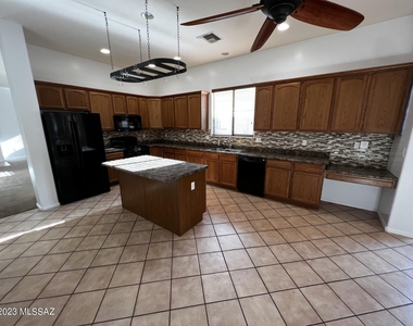 12555 E Red Canyon Place - Photo Thumbnail 9