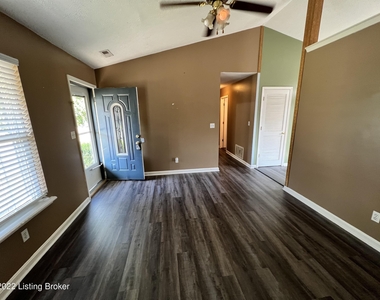 10415 Pebblestone Cir - Photo Thumbnail 1