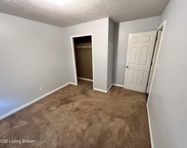 10415 Pebblestone Cir - Photo Thumbnail 10