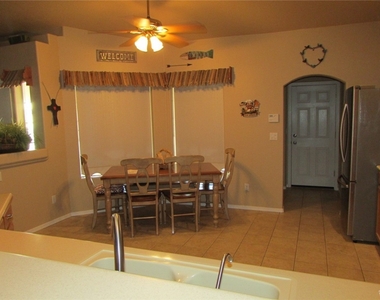 2544 Fox Run Lane - Photo Thumbnail 7