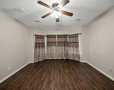 7216 Fair Valley Way - Photo Thumbnail 24