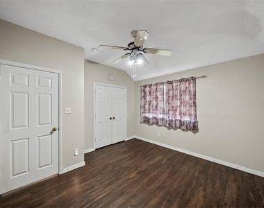 7216 Fair Valley Way - Photo Thumbnail 32