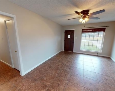 2536 Mary Ann Drive - Photo Thumbnail 2