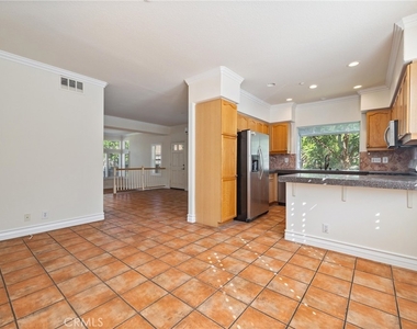 554 N Pageant Drive - Photo Thumbnail 4