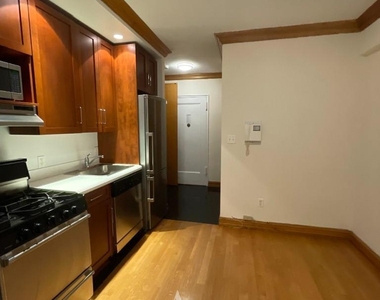 York Avenue - Photo Thumbnail 1