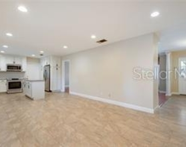 11510 N Ravine Road - Photo Thumbnail 7