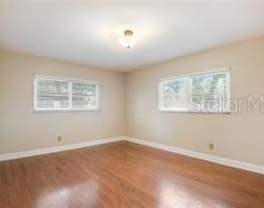 11510 N Ravine Road - Photo Thumbnail 15