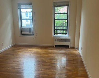 226 East 74th Street - Photo Thumbnail 3