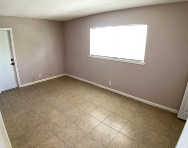 1773 Nw 55 Avenue - Photo Thumbnail 4