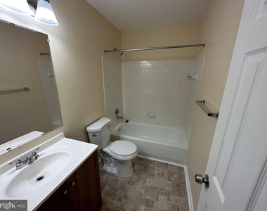 3139 Antrim Circle - Photo Thumbnail 10