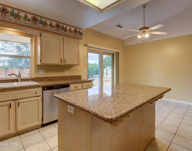 4951 Del Rio Circle - Photo Thumbnail 17