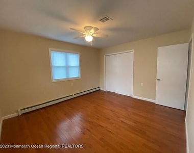 915 Jamaica Boulevard - Photo Thumbnail 6